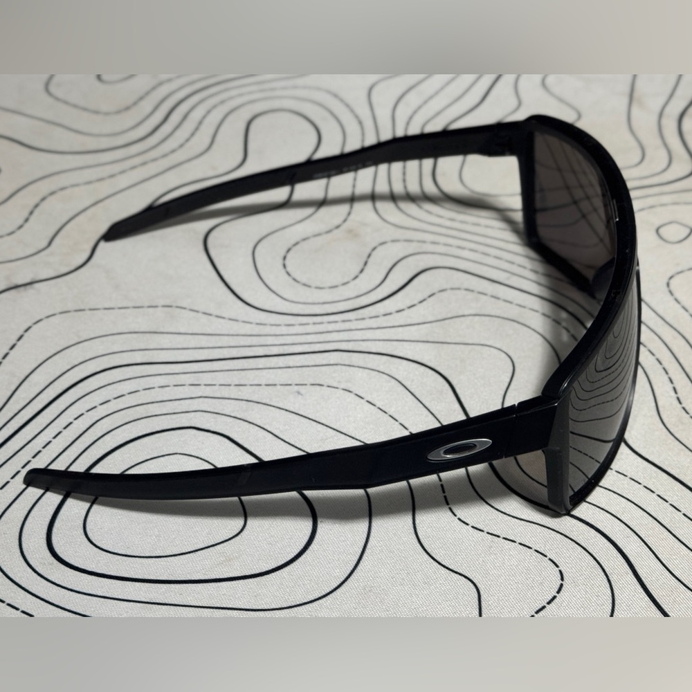 Oakley Castel - Picture 3 of 4